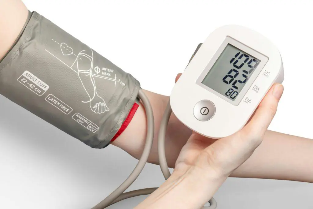 How to Control High Blood Pressure Naturally (Simple Tips)